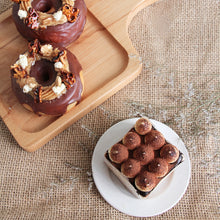 Load image into Gallery viewer, Peanut Crown
